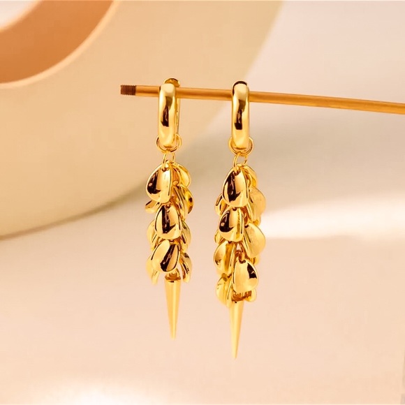 🔵𝟲𝟱%𝗢𝗙𝗙 𝗯𝘂𝗻𝗱𝗹𝗲𝘀 𝟯+🔵 NEW Long Tassel Gold Floral Drop Earrings - Picture 8 of 10